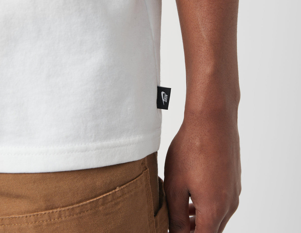 Nike Premium Essentials T-Shirt
