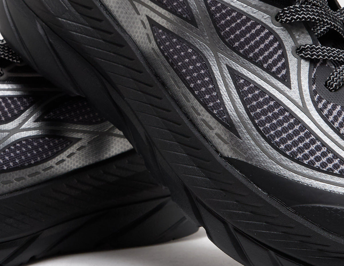 HOKA Mach Remastered Aura